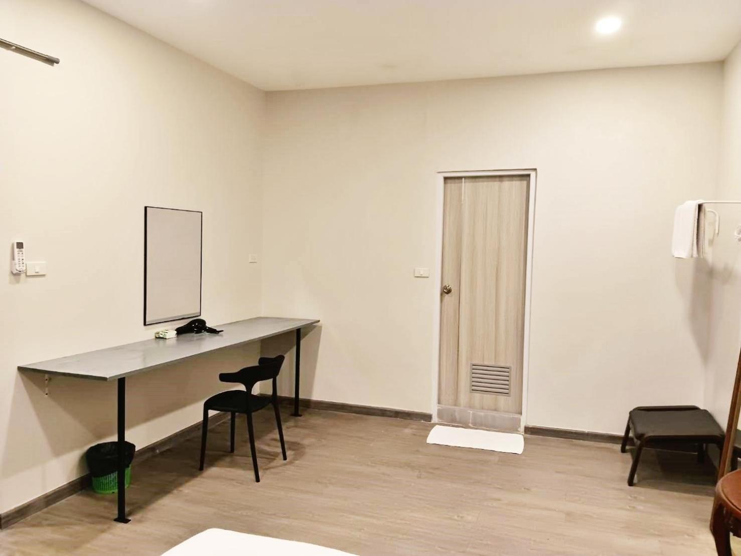 Hidden Dragon V Yaowarat Road Apartment Bangkok Bagian luar foto